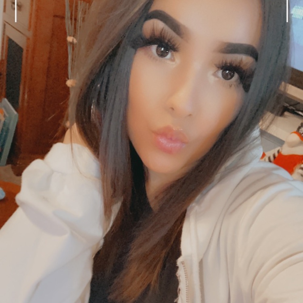 Meet your Posher, Alyssa